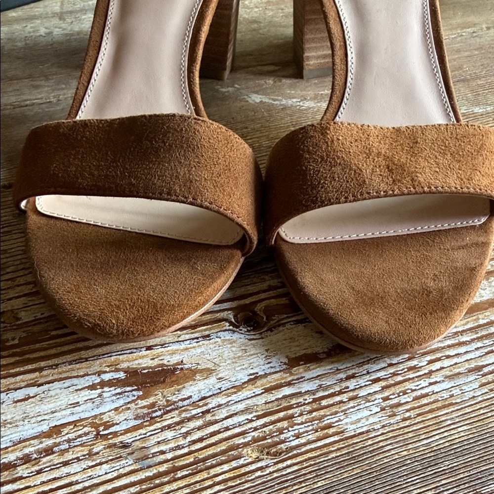 Pelle Moda Tan Suede Block Heels - Picture 15 of 16